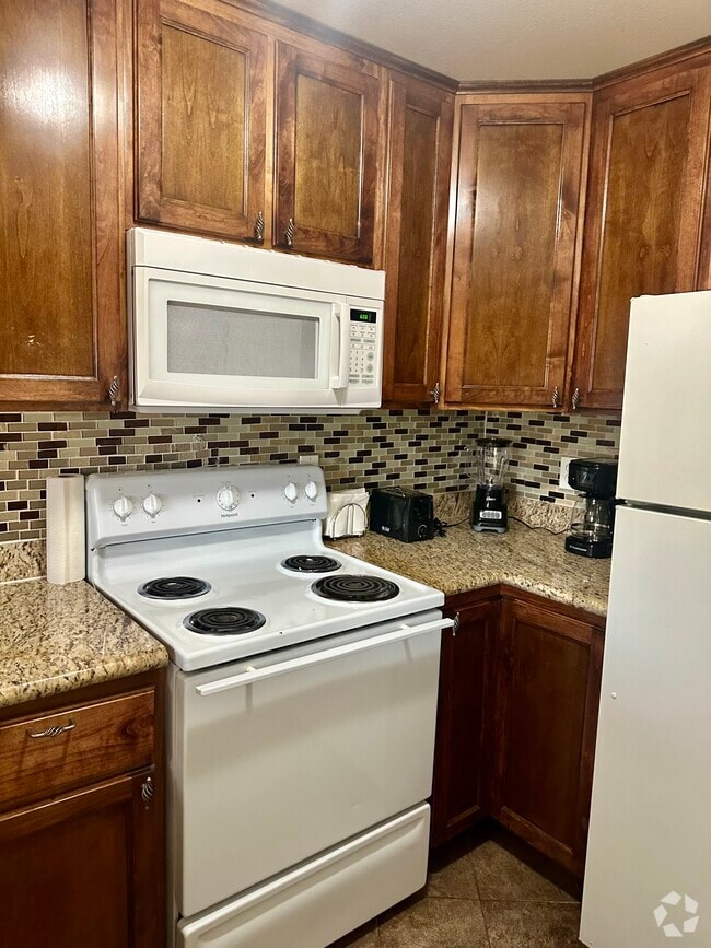 Building Photo - 3238 Ashford Street Unit P Rental
