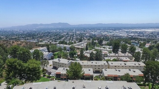 Building Photo - 7727 Vía Capri