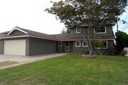 Photo - Spacious 6 Bedroom, 3 Bathroom, Single Fam... House