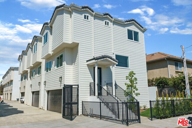 Photo - 14651 W Sara Ln