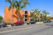 View of the building exterior - 3688 1st Ave Unit #18