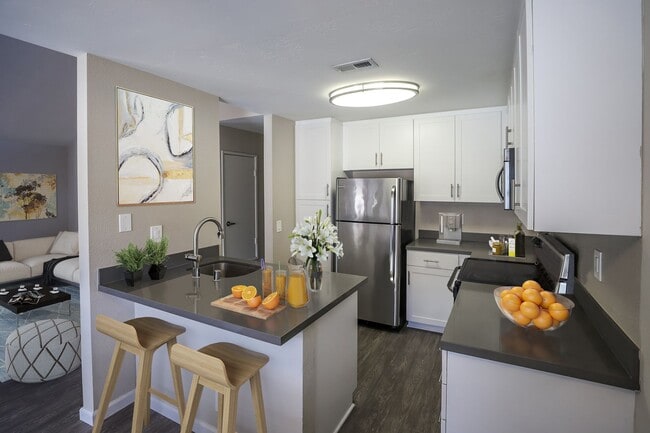 Photo - Sommerset La Costa