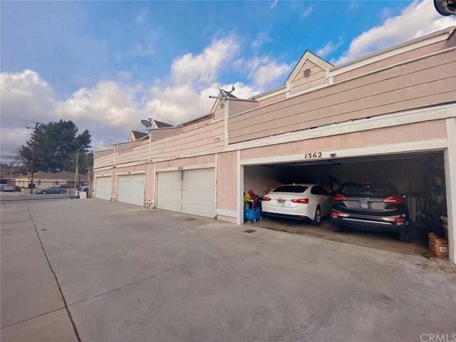 Photo - 1362 W Orange Grove Ave