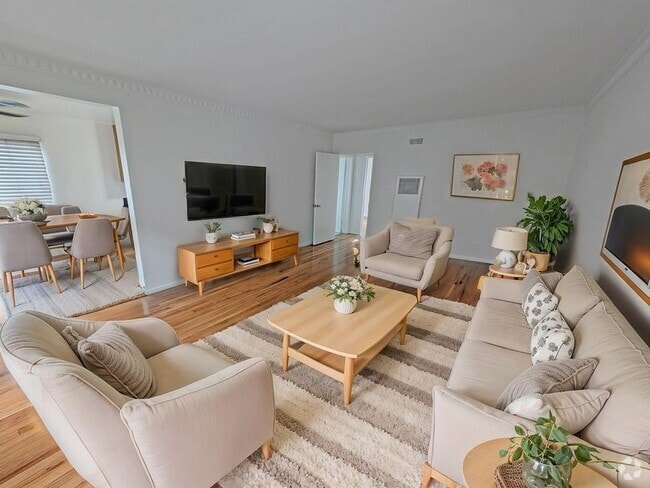 Building Photo - 6860 De Longpre Ave Rental