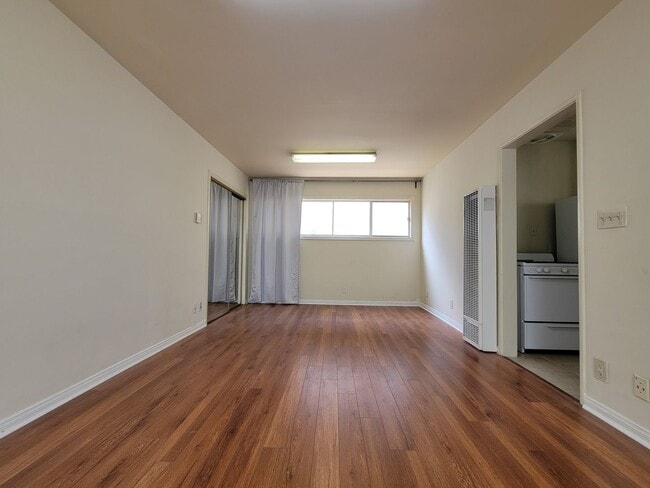 Photo - 5165-5165 1/2 Santa Monica Blvd Unit 5165 1/2 B