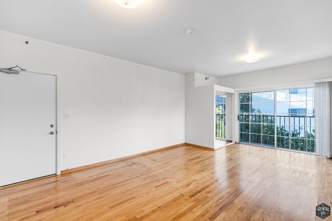 Photo - 26 Breeze Ave Unit 7