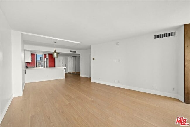 Photo - 4337 Marina City Dr Unit 647