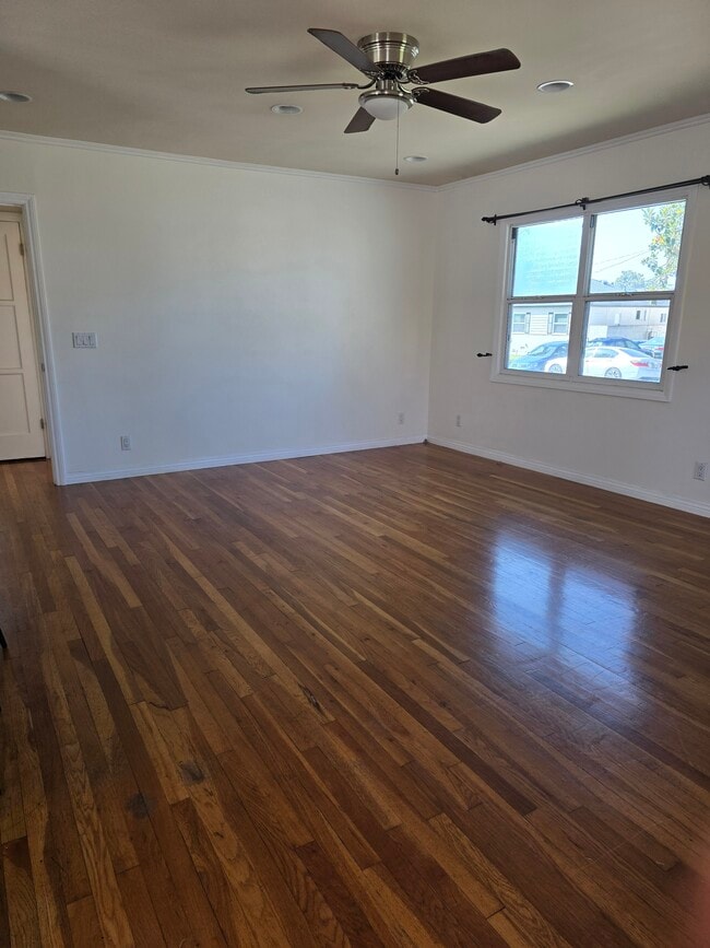 Photo - 8834 Boyar Ave