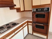 Photo - 551 W 40th St