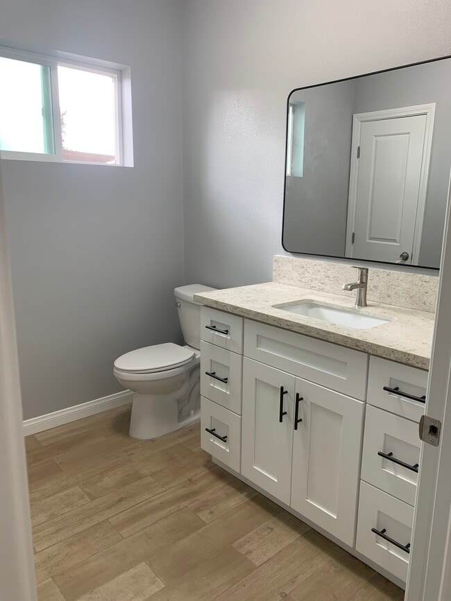 Photo - 9089 Watson St