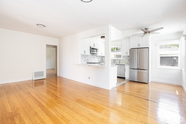 Building Photo - 728 N Edinburgh Ave Unit 728 Rental