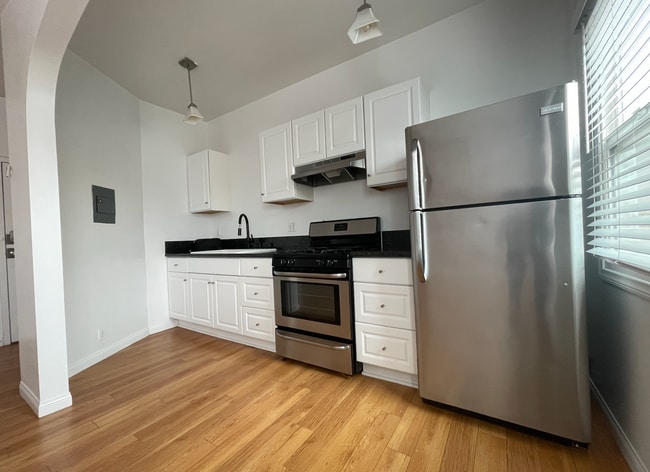 Photo - 5138 Melrose Ave Unit 205