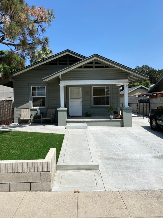 Building Photo - 248 S Vista Bonita Ave Unit A