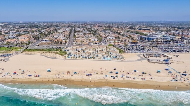 Building Photo - 711 Pacific Coast Hwy Rental
