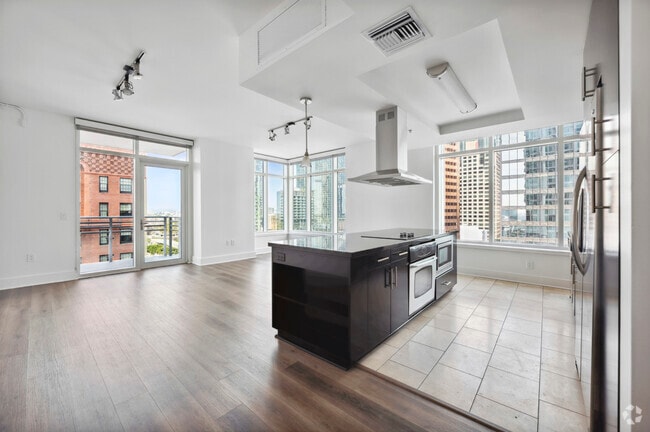 2BD, 2BA - 1371 SF - 717 Olympic