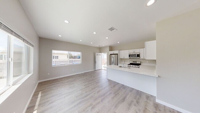 Photo - 4BD/2BA on Art! Lots of Parking!