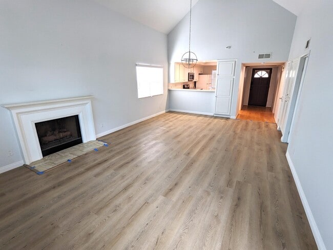 Photo - 130 Monterey - 319#319