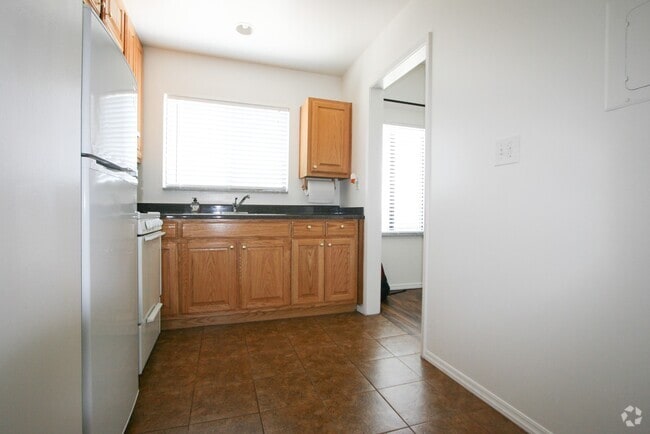 Building Photo - Large Studio close to DTLA, Pasadena, Glen... Unit 24 Rental