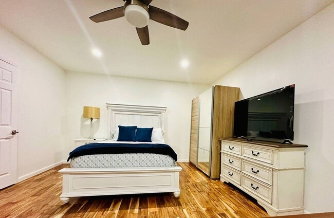 Photo - 1710 E Fruit St Unit Studio