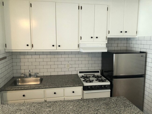 Building Photo - ****** BEAUTIFUL FRENCH NORMANDY STYLE 1BR APARTMENT ******** Unit 19-109