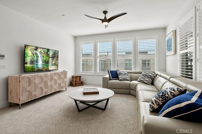 Photo - 321 Doheny Way