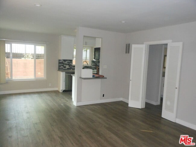 Photo - 213 S Alexandria Ave Unit 5