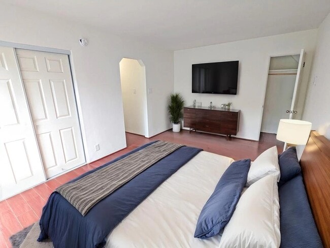 Photo - 2564 W 5th St Apartment Unit 2564