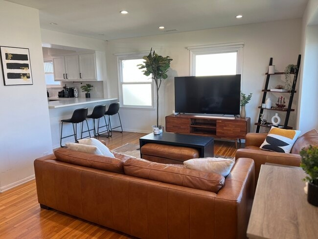 Building Photo - 5506 W 123rd St