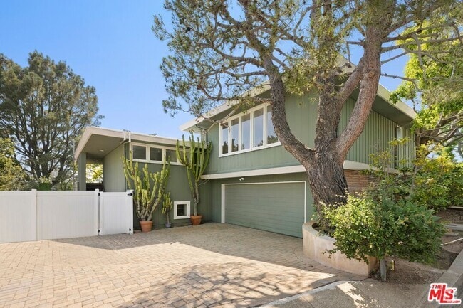 Building Photo - 605 Hanley Way Rental
