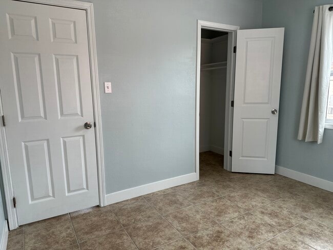 Photo - 6052 Fishburn Ave