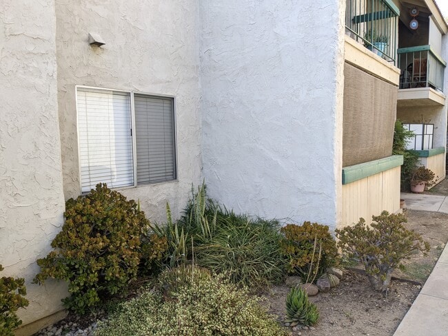 Photo - 12710 Lakeshore Dr Unit G