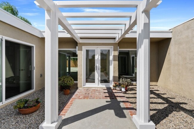 Photo - REMODELED 4 BD/3.5 BA RANCH STYLE HOME IN DOVER SHORES