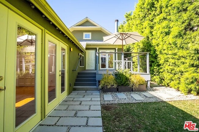 Photo - 721 Marine St