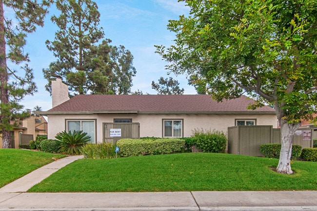 Photo - 3 Bedroom, 2 Bath 1374sf Detached condo in...