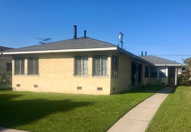 Photo - 937 Maple St Unit B