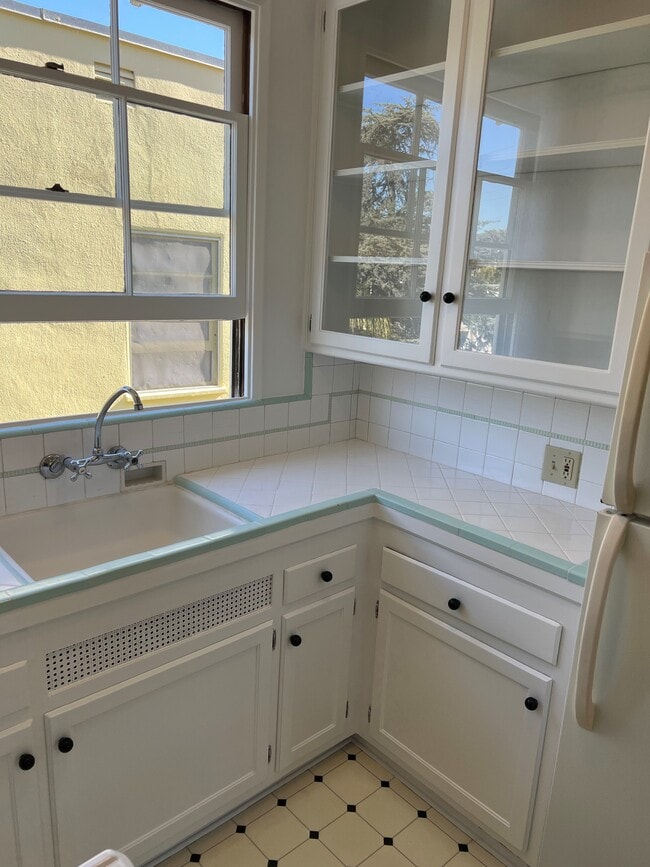 Photo - 326 N Gardner St