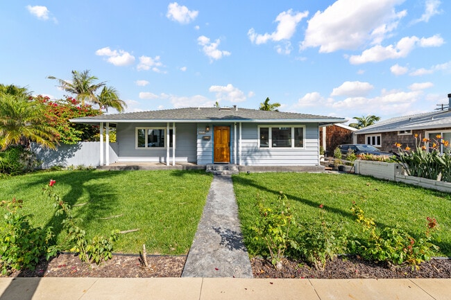 Building Photo - 425 Neptune Ave