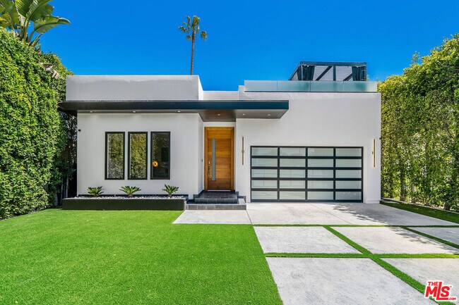 Photo - 4540 Sylmar Ave