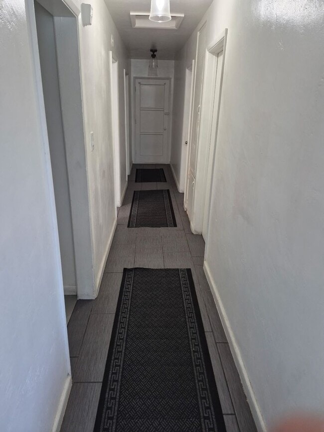 Photo - Private Bedroom for Rent in Single-Family Home – Utilities Included