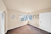 Photo - 439 E 55th St House