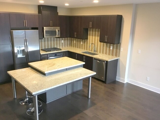 Mission Valley/Civita - Modern Townhome 3B... - Mission Valley/Civita - Modern Townhome 3B...