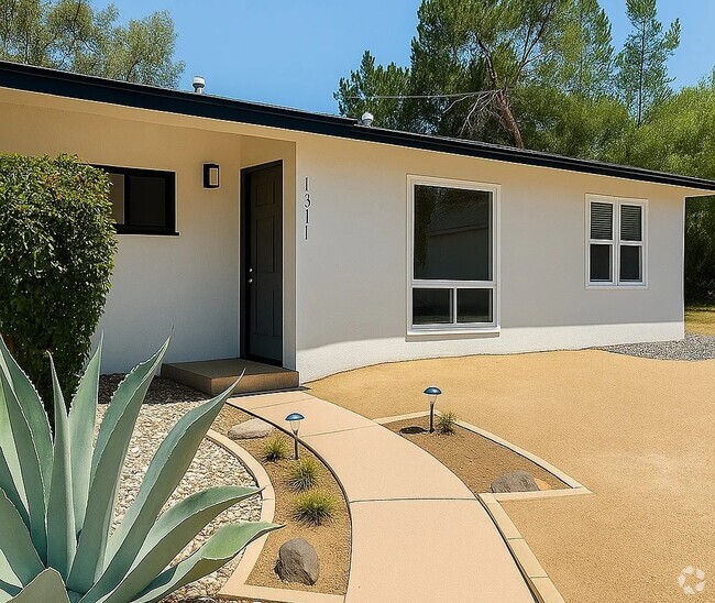 Building Photo - 1311 Rincon Rd Unit 1311 Rental