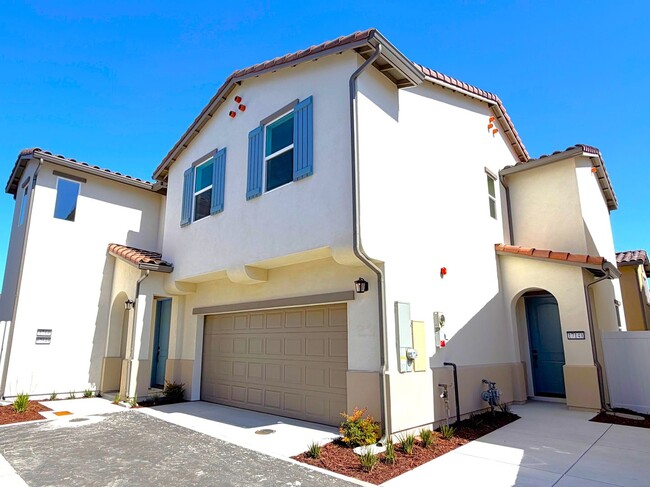 Building Photo - Brand New Construction in River Terrace Development!