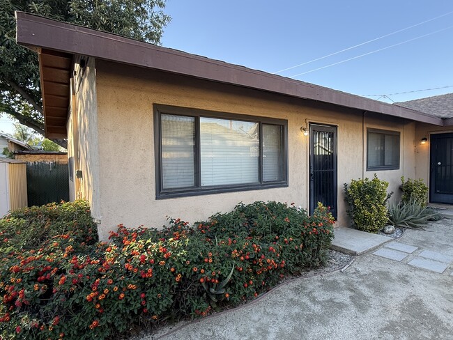 Building Photo - Ralston Triplex