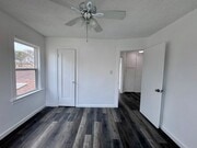 Photo - 858 W 88th St House