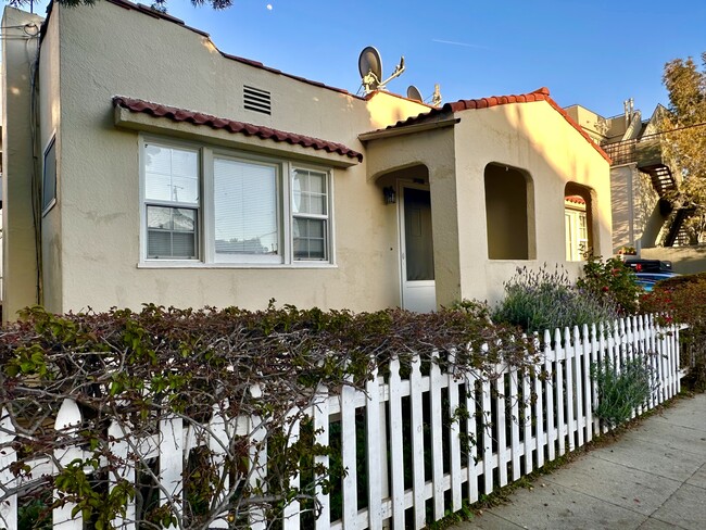 Building Photo - 1307 Harvard St Unit 1