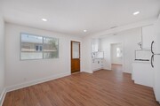 Photo - 121 S Lotus Ave