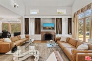 Photo - 119 S Kilkea Dr House