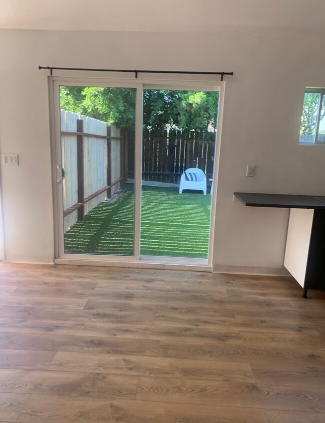 Building Photo - 13441 Erwin St Unit C