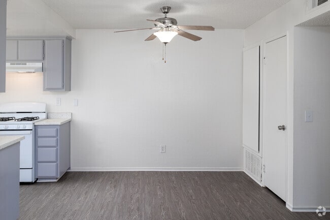 1BR, 1BA - 720SF - Dining Room - Lakeridge Apartments